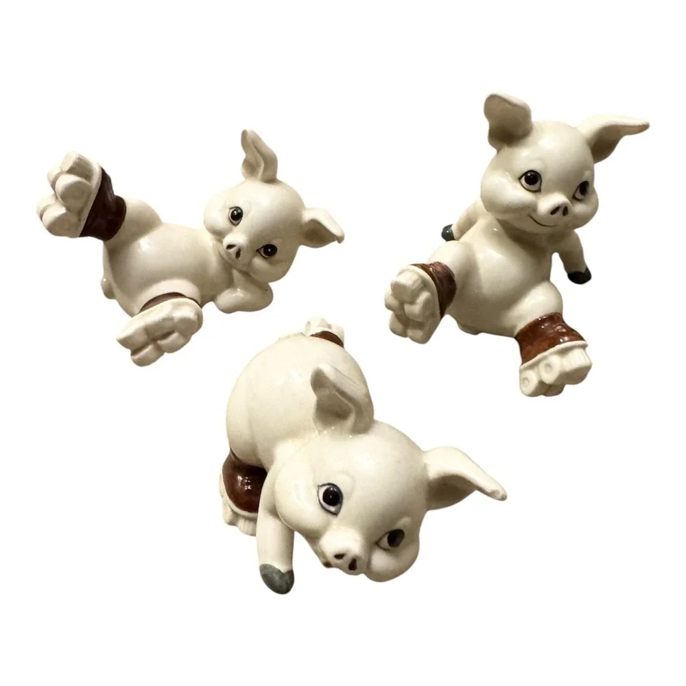 PIGS ON ROLLER SKATES Vintage 1970's QQ Shiny Ceramic Figurine Japan-Set of 3